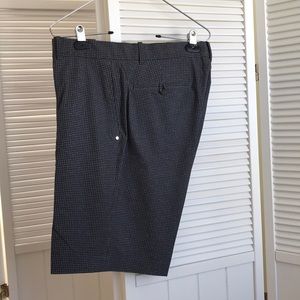 Men’s golf shorts.